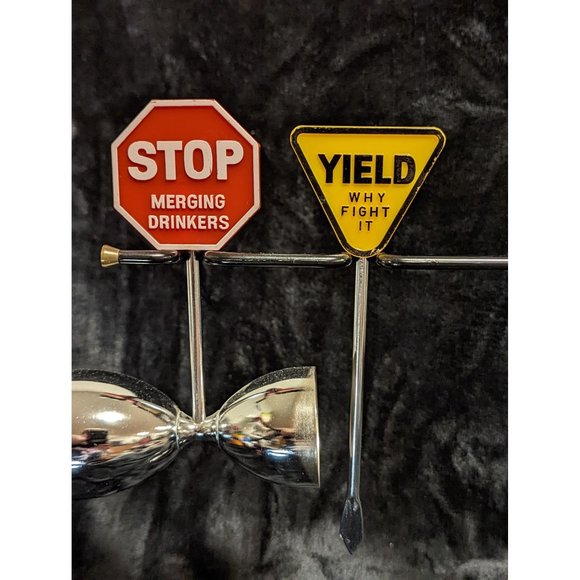 Vintage Cocktail Martini Accessories Set Traffic Signs Barware circa 1960s-70s - Picture 7 of 9